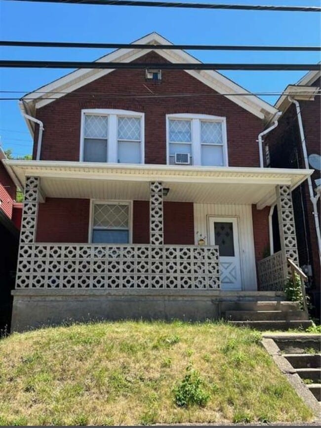 Photo - 742 Middle Ave House