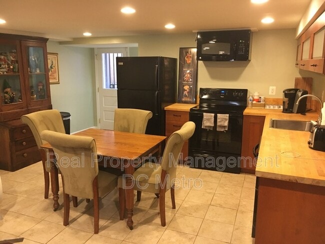 Foto del edificio - 813 10th St NE