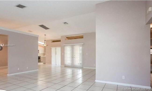Foto del edificio - 16941 SW 5th St