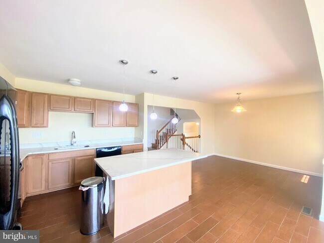 Building Photo - 172 S Savanna Dr