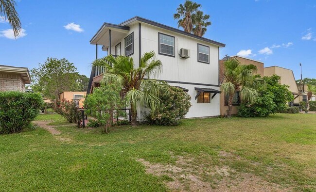 Building Photo - 313 McFadden Dr