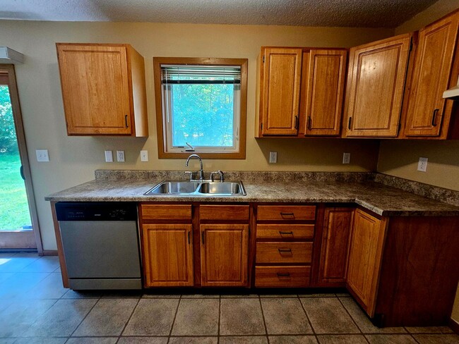 Building Photo - 3 Bedroom House built in 2003 Located in a...