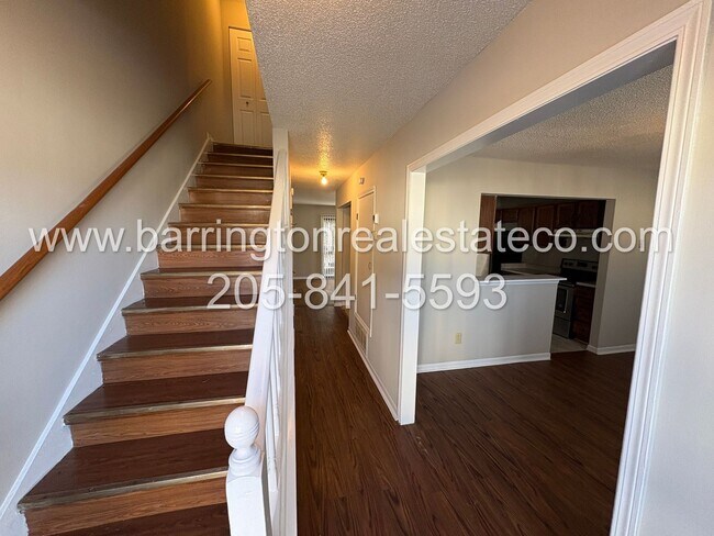 Foto del edificio - 6241 Crest Green Rd