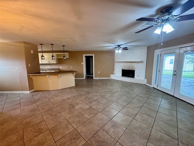 Foto del edificio - 345 Rachal Ave