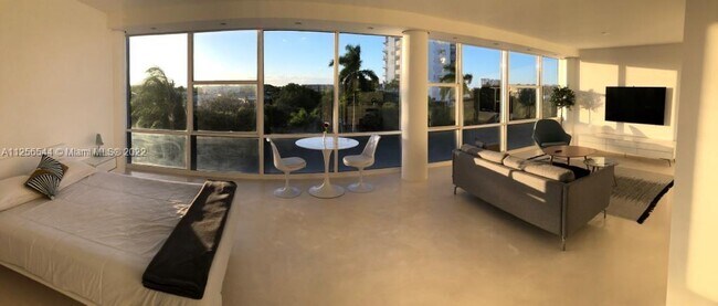 Foto del edificio - 900 Bay Dr
