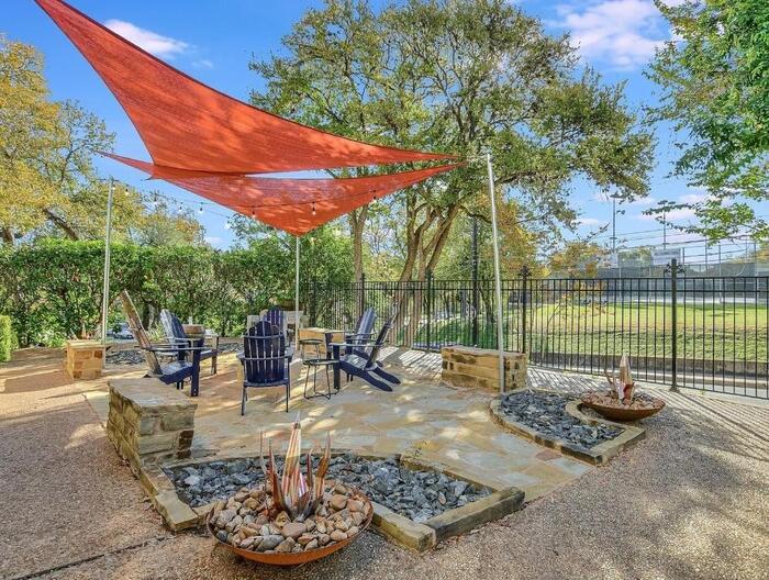 Foto principal - 1302 W 24th St