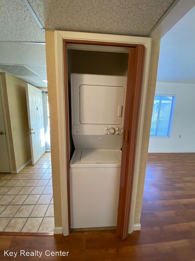 Foto del edificio - 2 br, 1 bath House - 11330 Fair Oaks Blvd ...