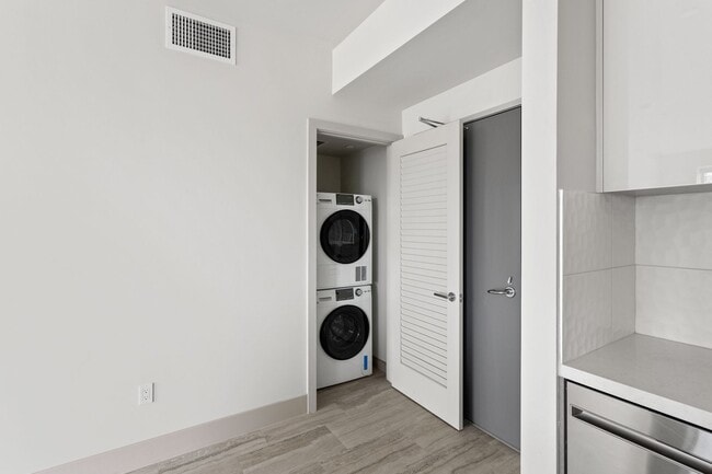 Interior Photo - La Vida Melrose