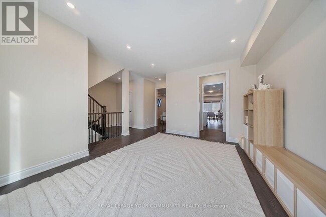 Building Photo - 44 Janes Cres