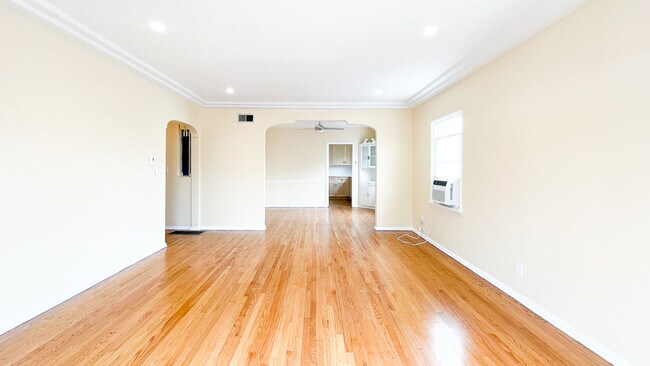 Foto del edificio - 1231 S Sycamore Ave