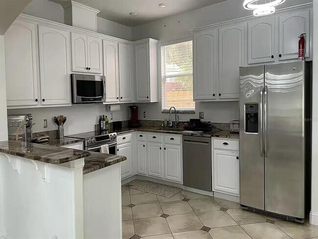 Building Photo - 5198 Adair Oak Dr