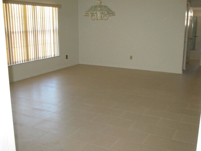 Foto del edificio - 2820 SW 165th Street Rd