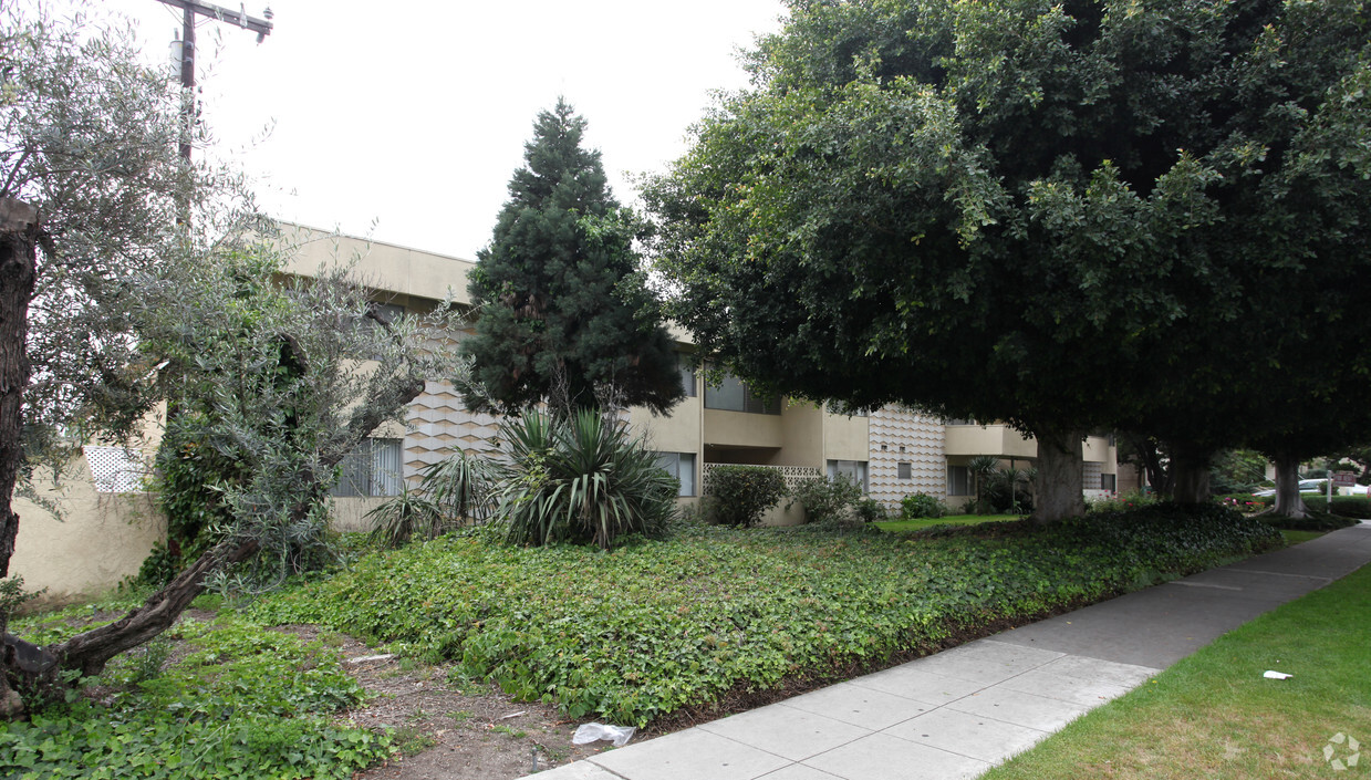 Building Photo - Park Huntington Apartments