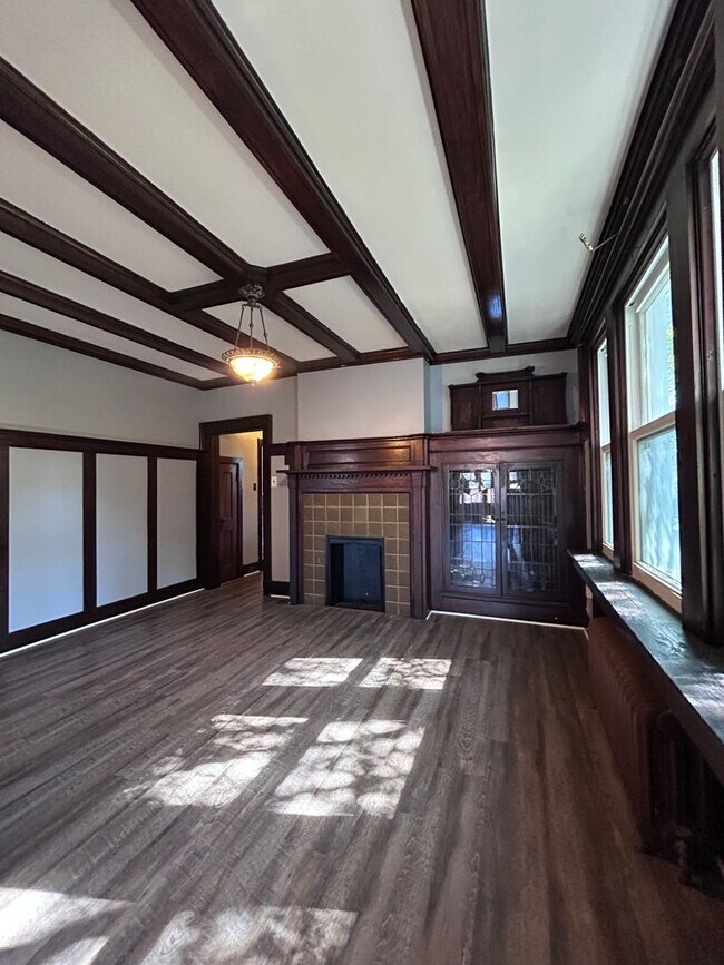 Foto del edificio - 3 Bed 1 Bath Duplex (Observatory Hill)