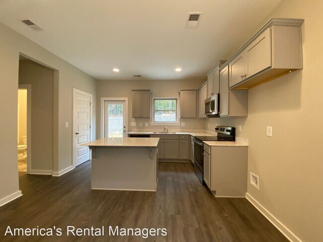 Building Photo - 4 br, 3 bath House - 7935 St. James Drive