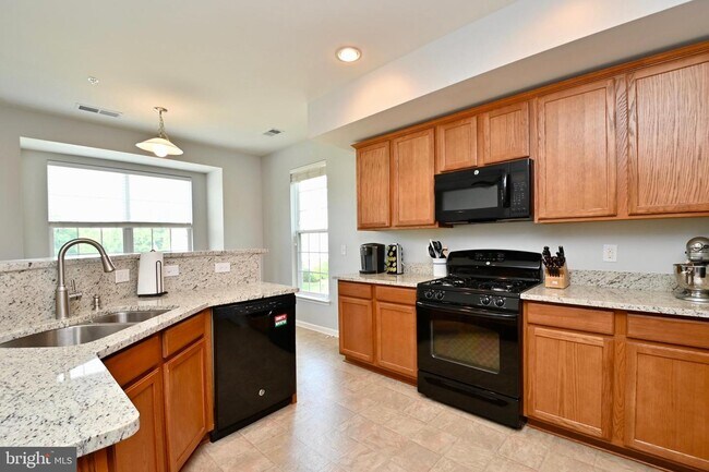 Building Photo - 45806 Winding Branch Terrace