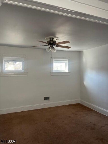 Foto del edificio - 114 E Main St