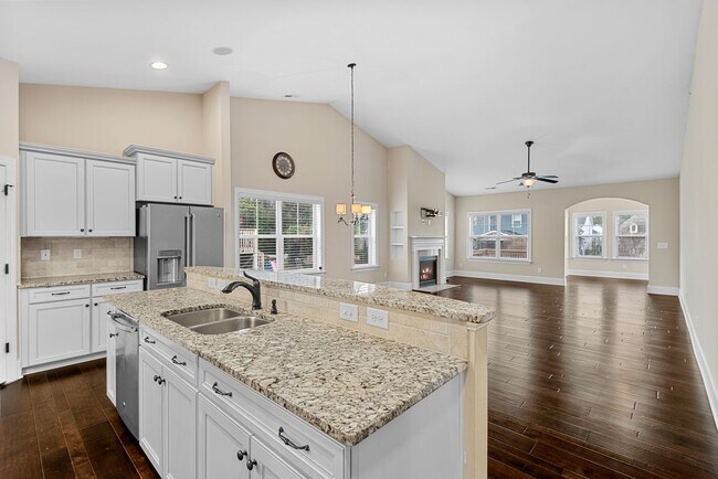 Building Photo - Spacious 4-Bedroom 3-Bathroom in Wake Forest