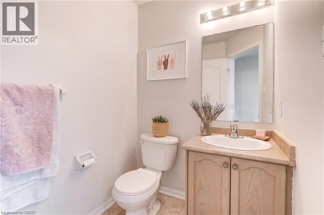 Photo du bâtiment - 1004 Donnelly St