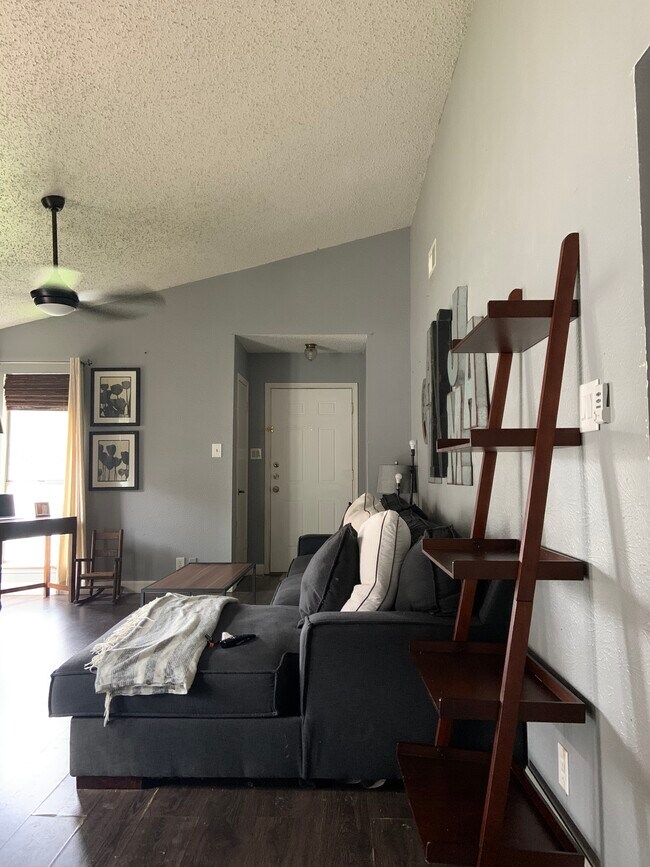 Building Photo - 7310 Fernview