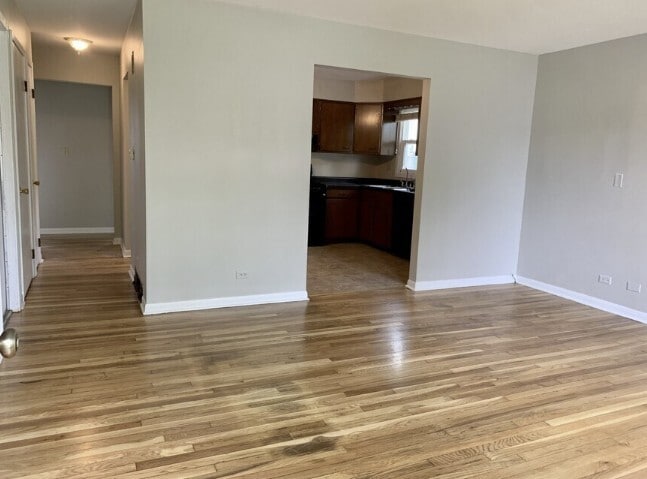 Building Photo - 1622 Oak Ln