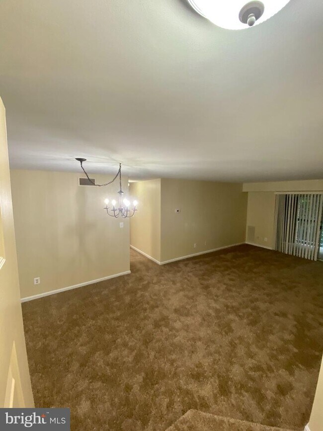 5825 Cove Landing Rd Unit 202, Burke, VA 22015 Condo for Rent in