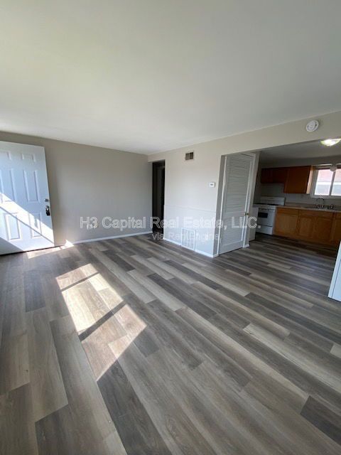 Foto del edificio - 140 Harnett Ave