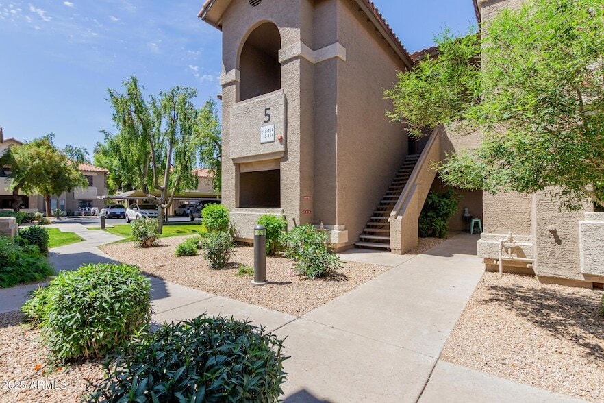 Foto principal - 9600 N 96th St