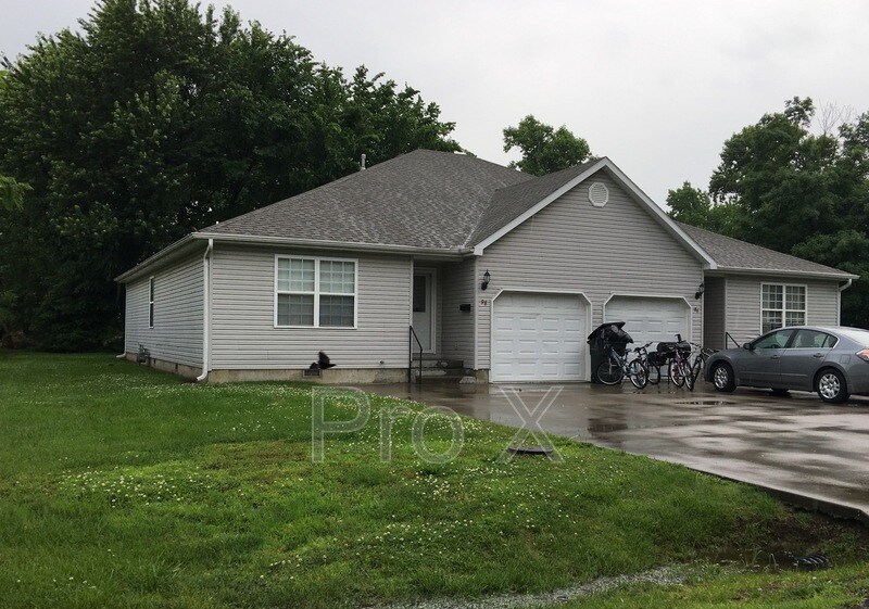 98 Druart St, Frontenac, KS 66763 House Rental in Frontenac, KS