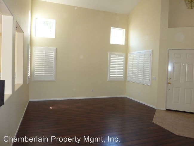 Building Photo - 414 Lupine Way