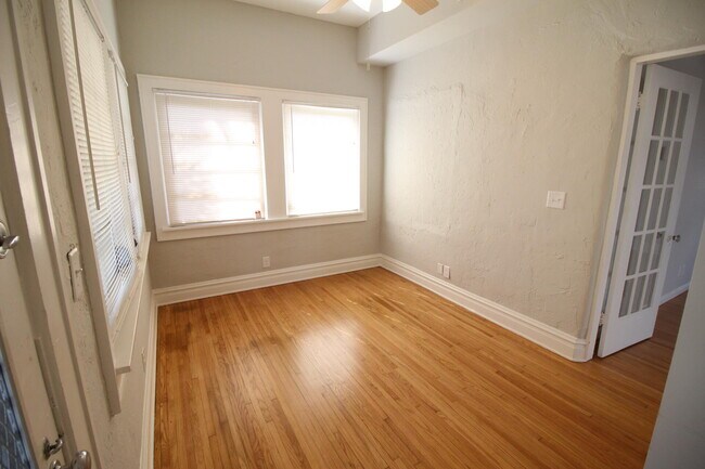 Building Photo - 301 S Palmway