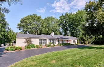 Building Photo - 1011 Warson Rd