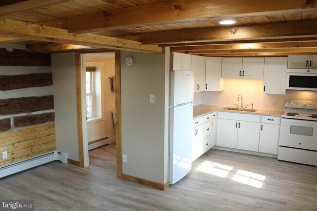 Foto del edificio - 739 S Main St