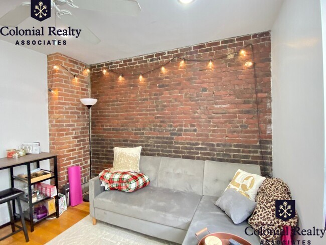 Building Photo - 8 Cleveland Pl