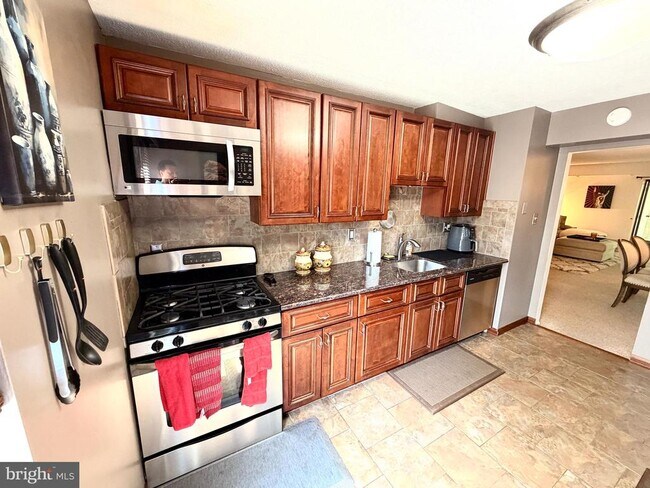 Foto del edificio - 277 Shawmont Ave