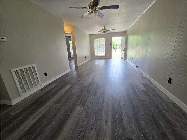 Foto del edificio - 12740 Shannon Hills Dr