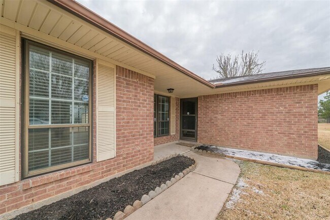 Foto del edificio - 13500 Harmon Estate Rd