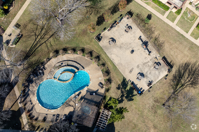 Piscina - Oak Creek Condominiums