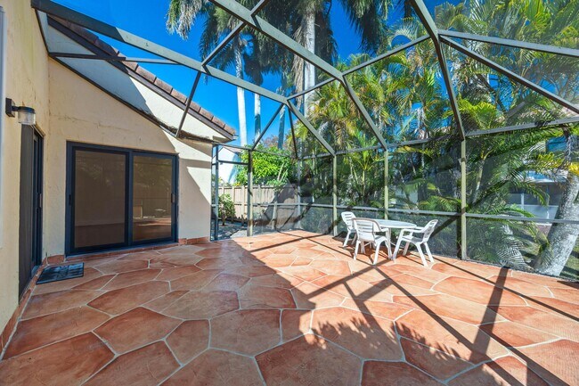 Foto del edificio - 2925 Azalea Dr