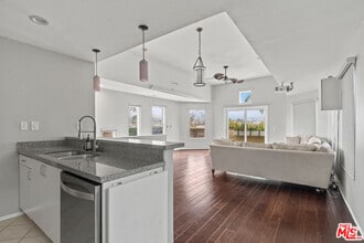 Building Photo - 1744 10th St