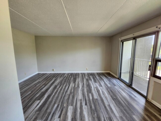 Building Photo - 411 Ellerdale St