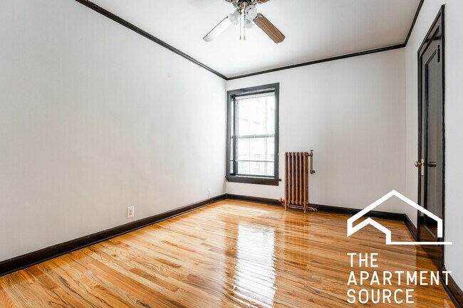 Foto del edificio - 844 W Montrose Ave