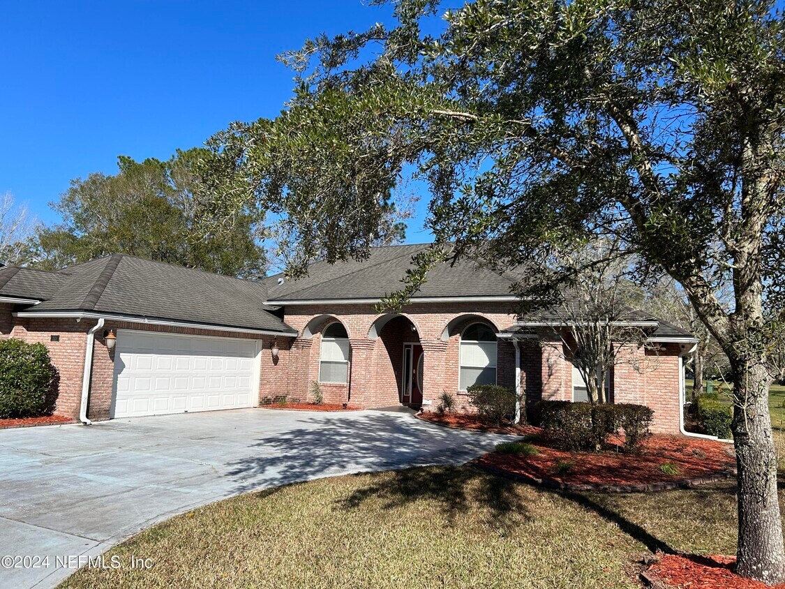 Primary Photo - 2624 Country Club Blvd