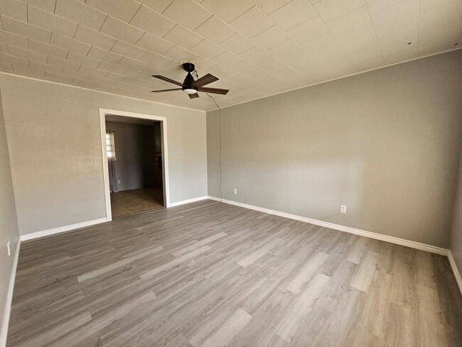 Building Photo - 601 NW 12th Pl