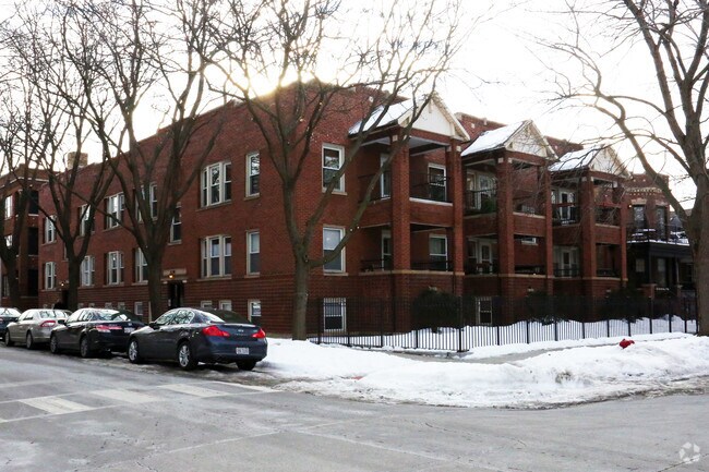 Foto principal - 2453-2459 W Sunnyside Ave