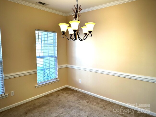 Building Photo - 7946 Mariners Pointe Cir