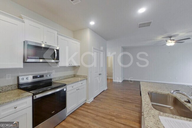 Building Photo - 3564 Bridgewood Dr