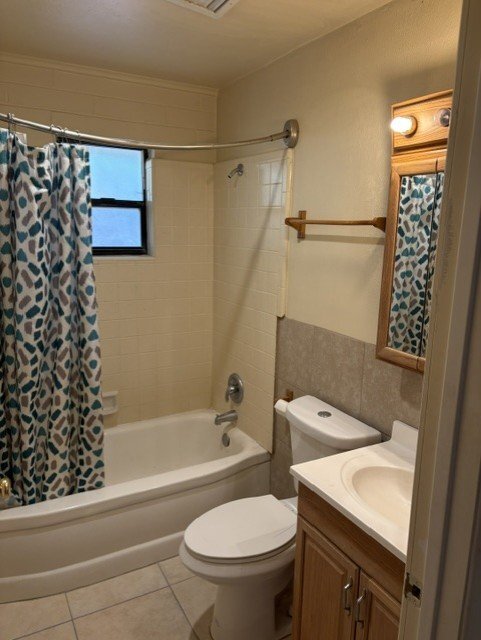 Building Photo - 1812 W Pepperwood Cir