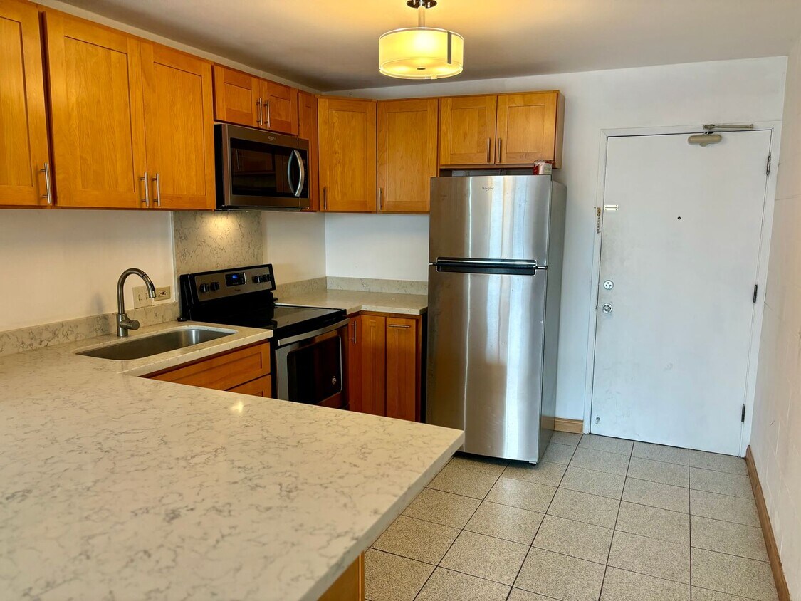 Primary Photo - Unfurnished 2 bd, 1 bath 4 floor walk-up w...
