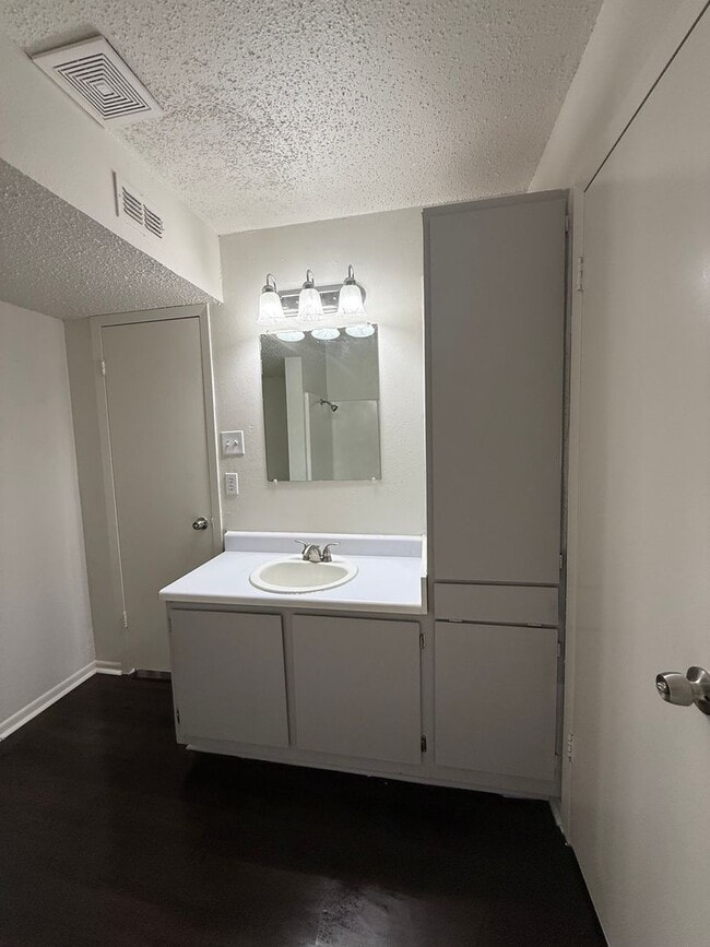 Building Photo - For Rent – 1 Bedroom, 1 Bath Apartment in McGregor, TX